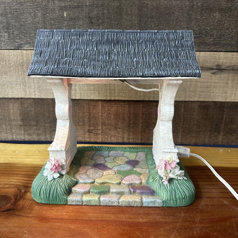 Vintage Handpainted Lighted Ceramic Arbor 9” Tall